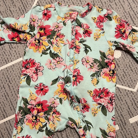 Little me footie and headband - NB - Picture 3 of 7